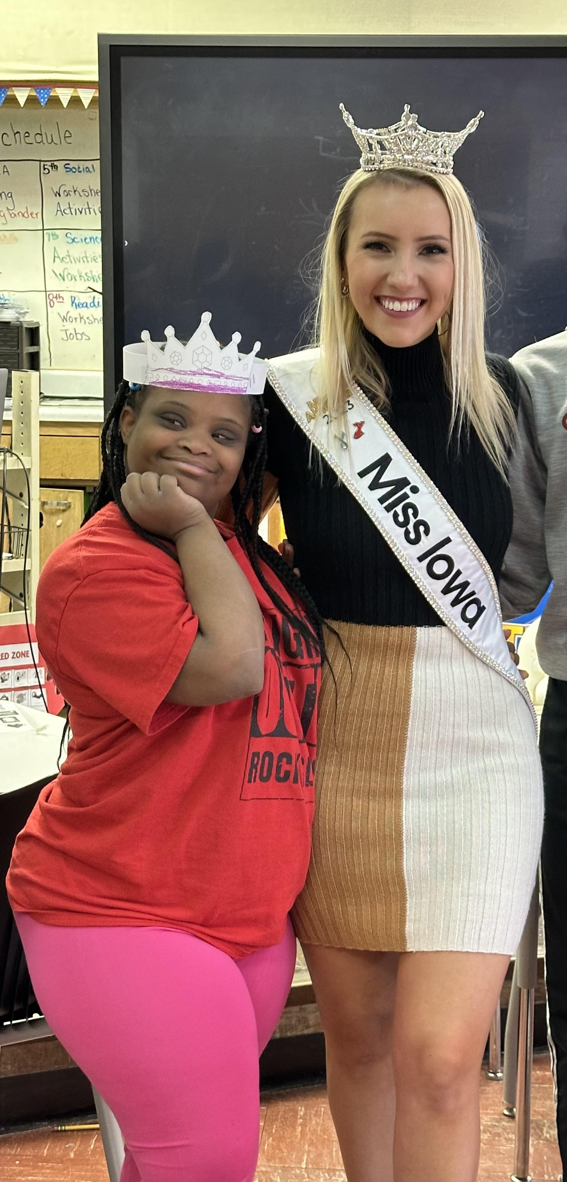 Markelah Hicks with Miss Iowa